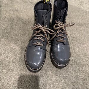 Grey Dr. Martens 1460 patent leather boots Wsz9US